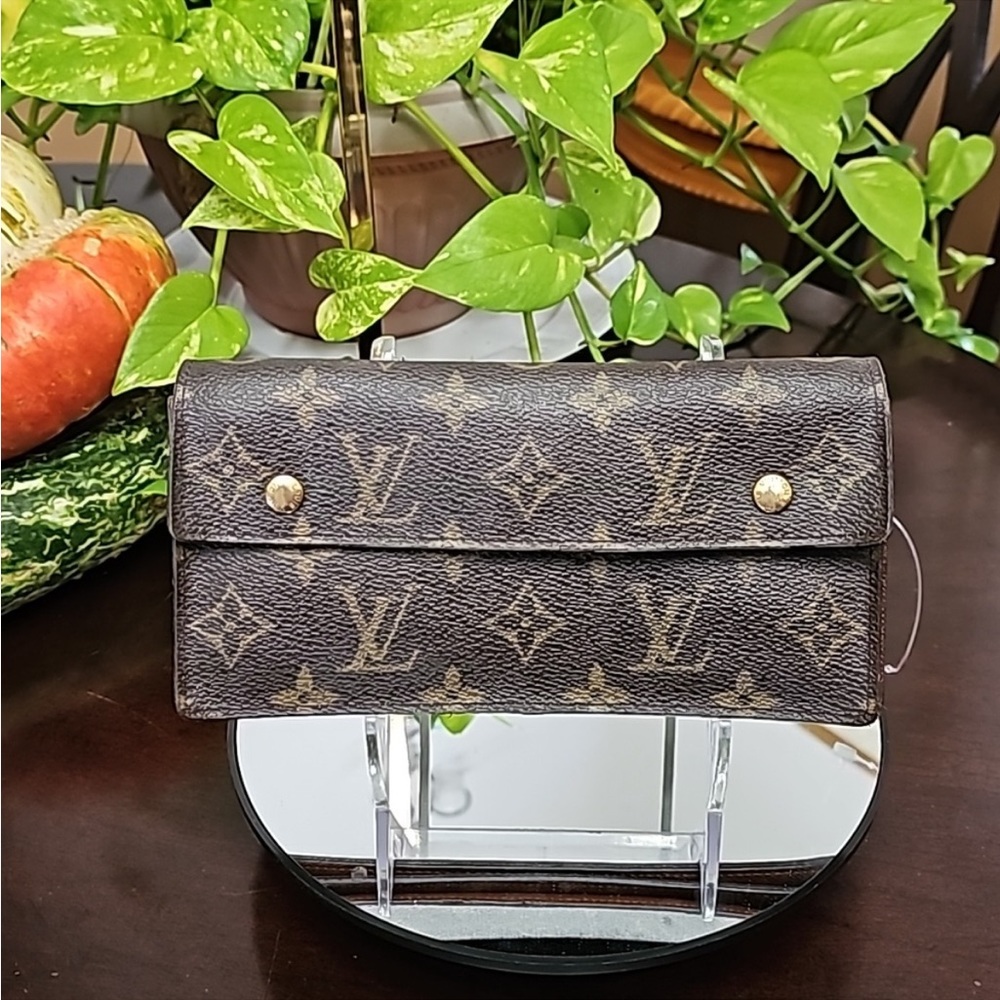 #0210-00 LOUIS VUITTON MONOGRAM PORTEFEULLE ACCORDION LONG WALLET